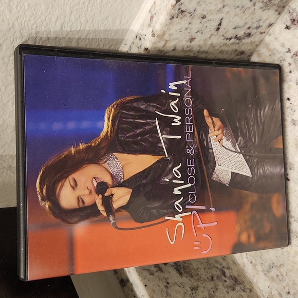 Shania Twain Up! Close and Personal Concert DVD - Picture 1 of 4